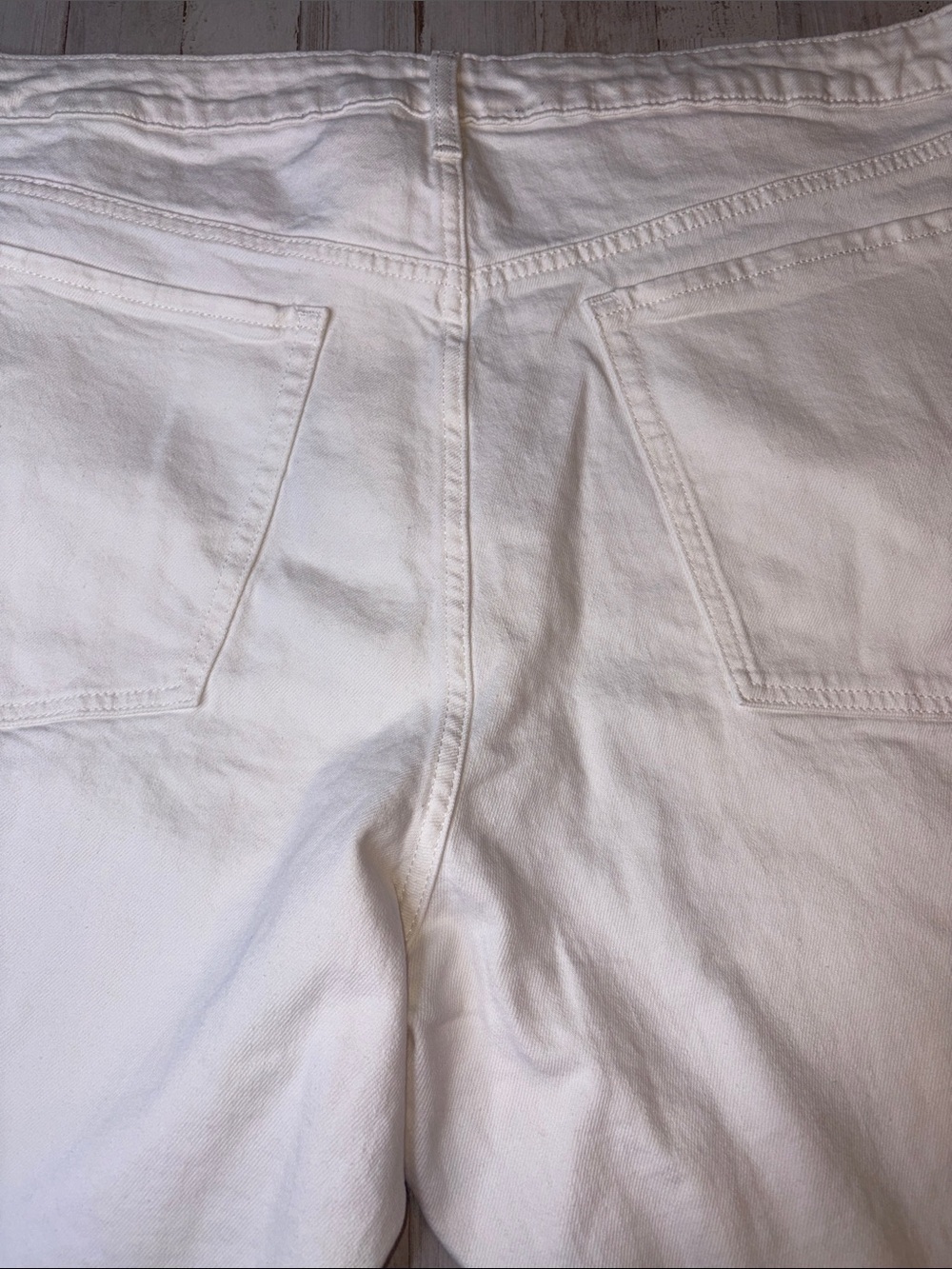 Old Navy High-rise O.G. Straight white denim shorts plus size 24 - Picture 13 of 14